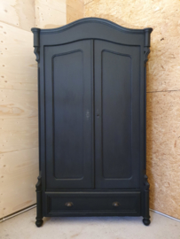 Zwarte Biedermeier hoekkast "Pure Black"