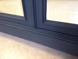 Antieke Franse kast met facetgeslepen spiegels "Pure Black"