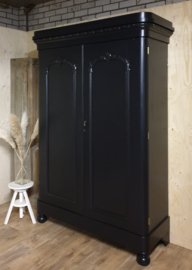 Antieke hoge mahonie kast "Pure Black" zwart