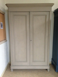 Antieke  stoere landelijke kast / hangkast "Cubist Gray"