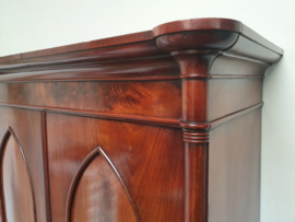 Antieke Biedermeier poortkast/ meidenkast / vertico