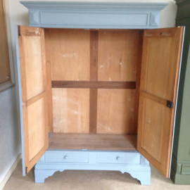 Antieke brocante landelijke kast / hangkast "Mineral Grey"