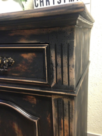 Antieke stoere sobere landelijke meidenkast zwart "smokey"