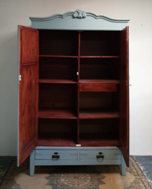 Oude landelijke brocante kledingkast "Scandinavian Blue"