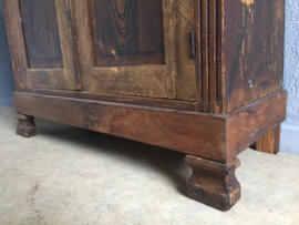 Antieke stoere sobere landelijke brocante kast