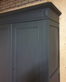 Antieke linnenkast Railings Farrow and Ball