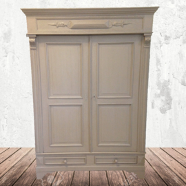 Antieke grote Franse kast "Cubist Gray"