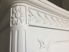Antieke brocante landelijke witte kast