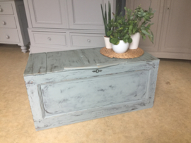 Oude sloophouten kist / salontafel "mineral grey"