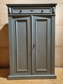 Antieke stoere meidenkast "blue reef" Pure and Original