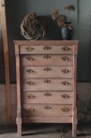 Antieke Chiffoniere / hoge Ladenkast