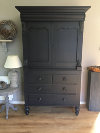 Antiek Engels Kabinet "Black Beauty" zwart