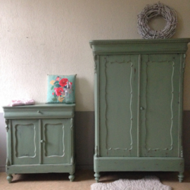 Biedermeier kinderkamer commode / linnenkast "Olive green"