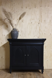 Stoere antieke poortkast / dressoir Pure Black