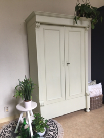 Antieke stoere landelijke kast "mystique green" groen