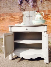 Antieke Biedermeier penantkast/ dienstbodekast Misty Grey
