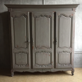 Brocante stoere sobere landelijke  3-deurskast "Greystone"