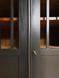 Antieke Biedermeier meidenkast Pure Black zwart