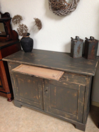 Antieke landelijke stoere sobere commode / dressoir "Tundra valley"