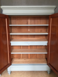 Antieke brocante Biedermeier linnenkast "Mineral Grey" vergrijsd blauw