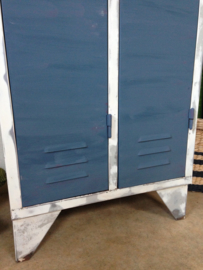 Oude stalen dubbele lockerkast / garderobekast met 2 deuren blauw