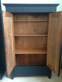 Antieke landelijke kast "Pure Black" Mia Colore