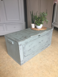 Oude sloophouten kist / salontafel "mineral grey"