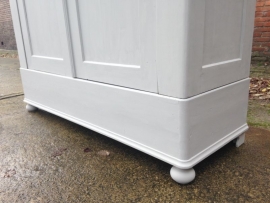 Grote antieke boeren hangkast / garderobekast "simply grey"