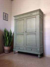 Antieke grote Franse kast "Olive green" groen