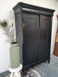 Antieke landelijke brocante Biedermeier linnenkast "Pure Black"