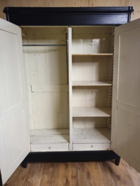 Antieke landelijke brocante Biedermeier linnenkast "Pure Black"