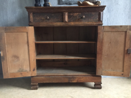 Antieke stoere sobere landelijke brocante kast