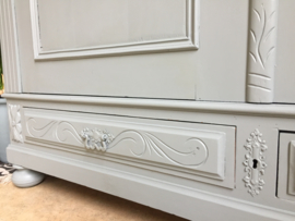 Antieke landelijke grote Franse kast "Mineral grey"