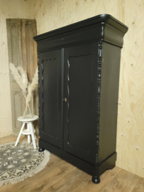 Antieke Biedermeier meidenkast "Pure Black" zwart