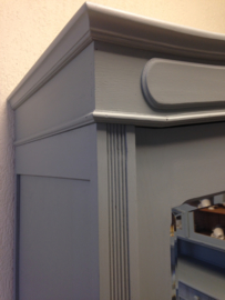 Antieke brocante kinderkamer / babykamer kledingkast / spiegelkast "Mineral Grey"