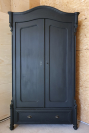 Zwarte Biedermeier hoekkast "Pure Black"