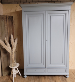 Antieke landelijke eikenhouten Franse kast "Scandinavian Blue"