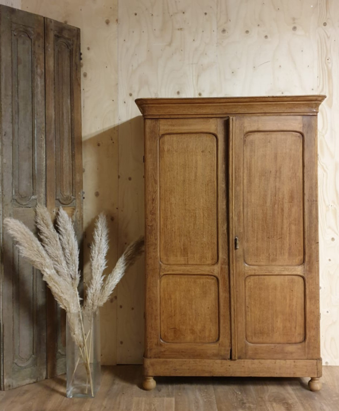 comfort Gepolijst Citaat Antieke sobere landelijke eikenhouten kast | Verkocht | Woonwinkel Van Toen  voor antieke, landelijke en brocante meubels