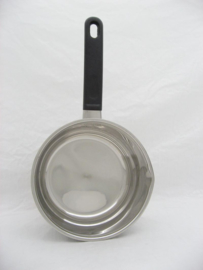 Steelpan 16 cm met tuitje rvs