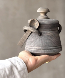 Grijs houten potje met deksel en lepel