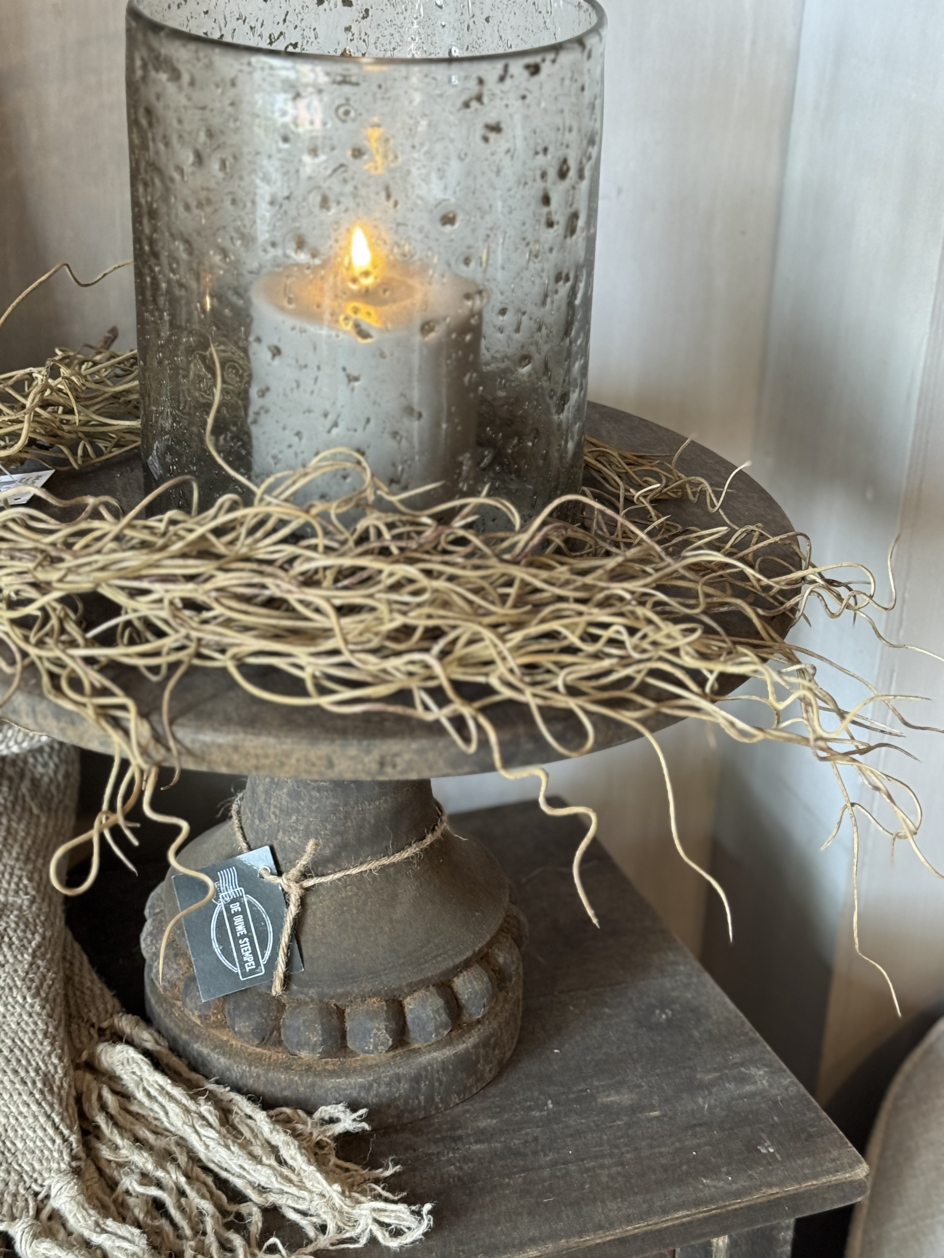 Houten plateau op voet