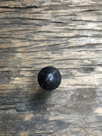 Klein ijzeren knopje