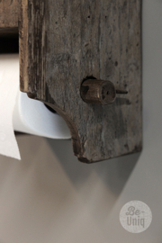 Toiletrolhouder met klepje