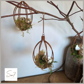 Roestige hanger ei vorm