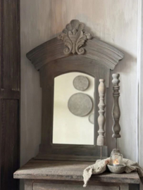 Spiegel met kroonlijst