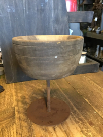 Houten potje op voet