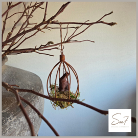 Roestige hanger ei vorm