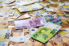 Overheid adviseert om meer cash geld in huis te halen