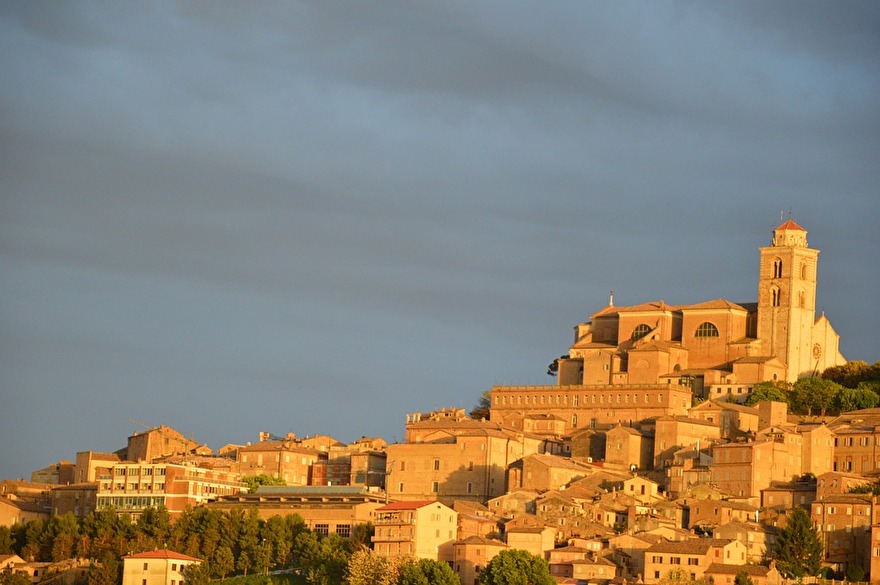 De stad Fermo, Italië.