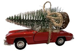 Auto met kerstboom; Mercedes Benz